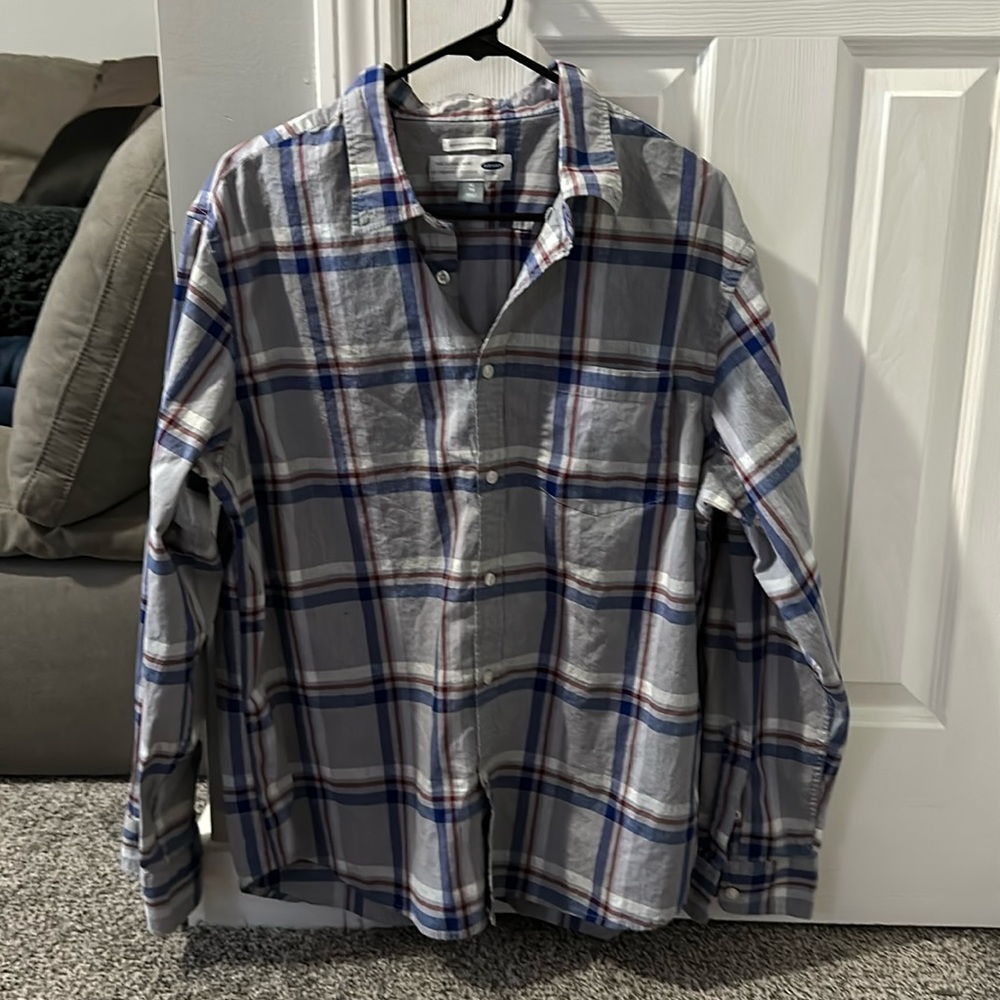 Mens Old Navy plaid button down shirt